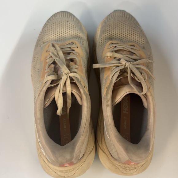 Used Cream pink Arahi 7 Hoka womens size 9B - Picture 5 of 6